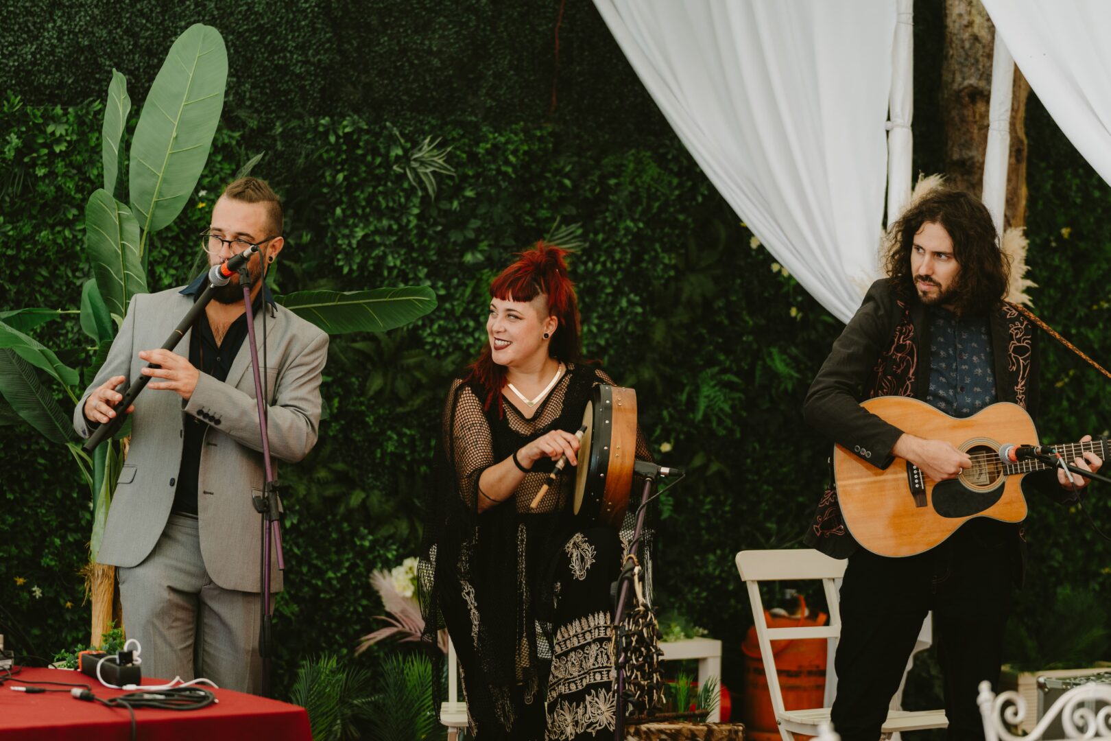 Deskarada-Eventos_organizacion-bodas_musica-para-bodas_Madrid_España_bodas-personalizadas_bodas-originales_organizacion-de-eventos_bodas-teatrales_musica-para-eventos_5